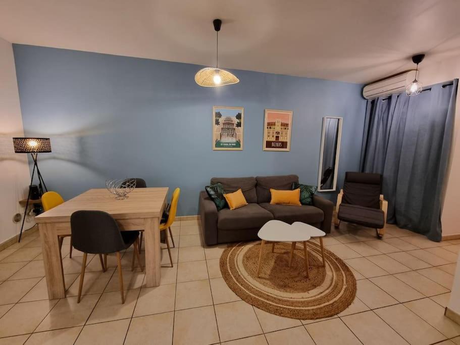 Agreable Appartement Avec 2 Places De Parking Dans Le Garage 贝济耶 外观 照片