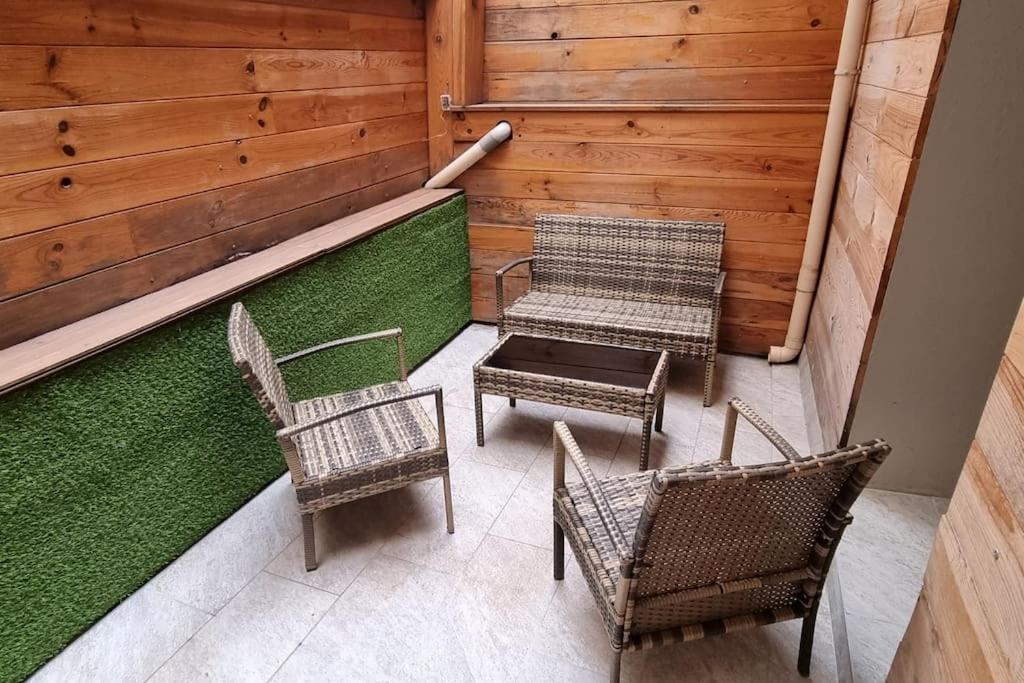 Agreable Appartement Avec 2 Places De Parking Dans Le Garage 贝济耶 外观 照片